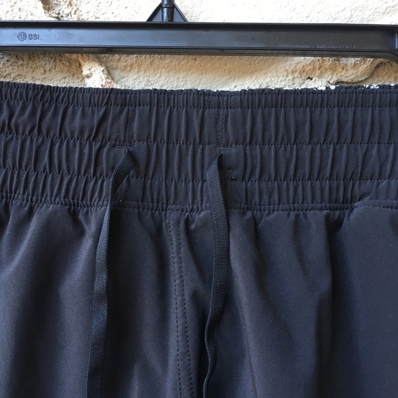 RARE Lululemon Reversible Choose A Side Chirasu Shorts I Size 6 - Picture 10 of 13